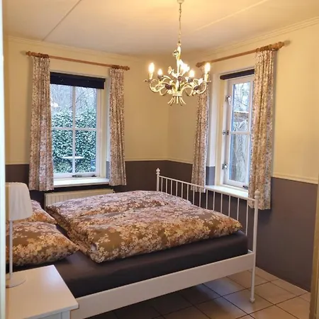 Bos En Heide Holiday home *